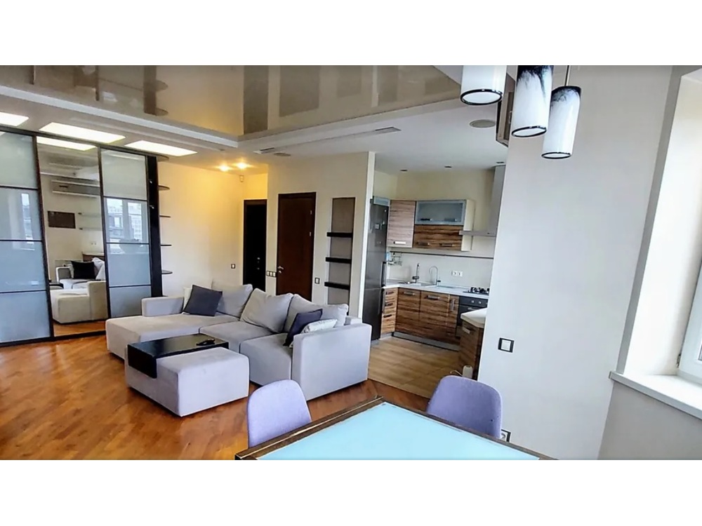 Без комісії. Продаж 3-ї квартири на Подолі, Юрківська 28