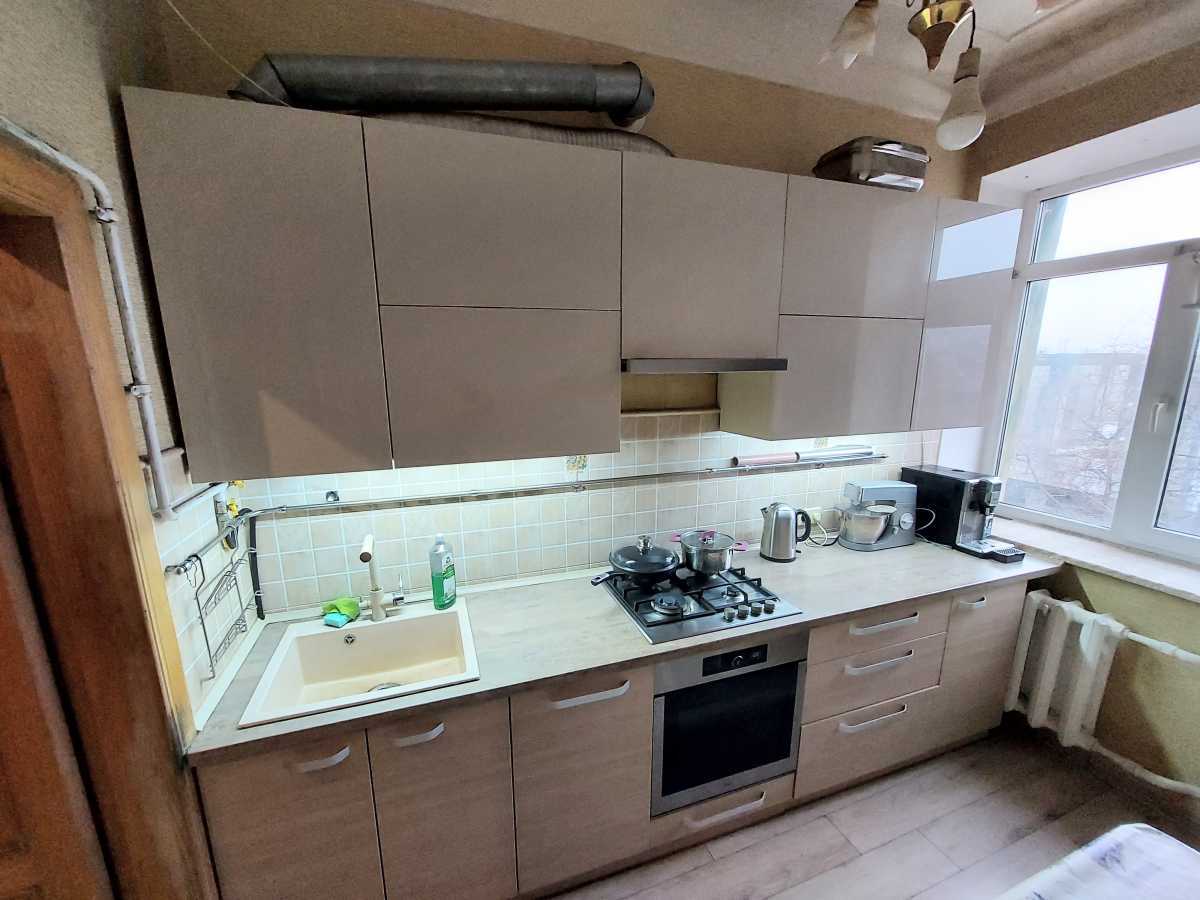 Продам 3-к квартиру Дніпро, Центральний, Воскресенська, 9. 