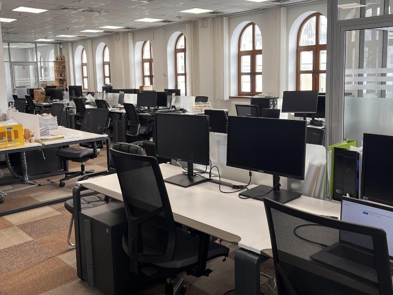 Оренда офісу з терасою в БЦ на Подолі. Поштова площа (420 м2)