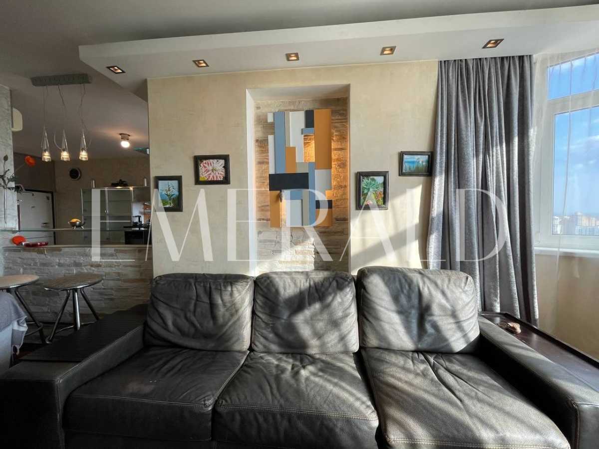 Здам довгостроково 3-к квартиру Київ, Дарницький, вул. Анни Ахматової, 13. 