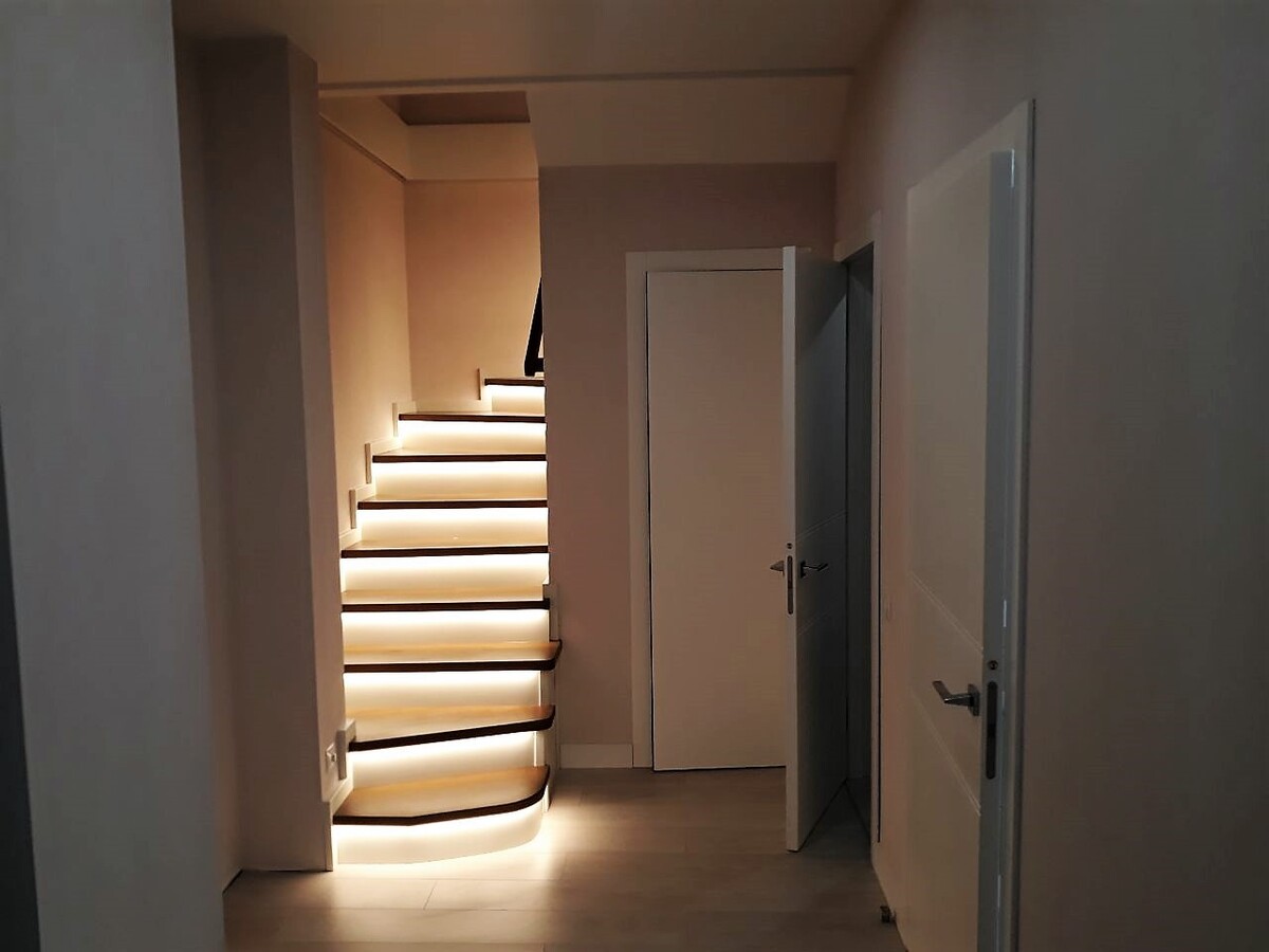 Двоповерхова евро ремонт меблі техніка вільна