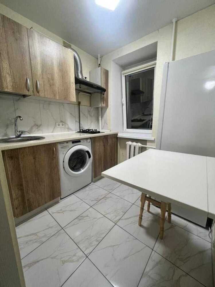 Продам 1-к квартиру Київ, Шевченківський, вул. Бакинська, 37а. 