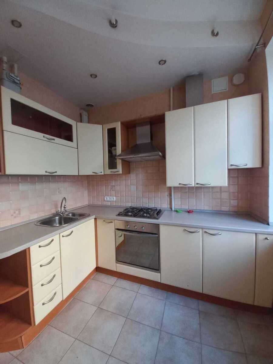 Здам довгостроково 1-к квартиру Київ, Голосіївський, вул. Бурмистенка, 9/10. 