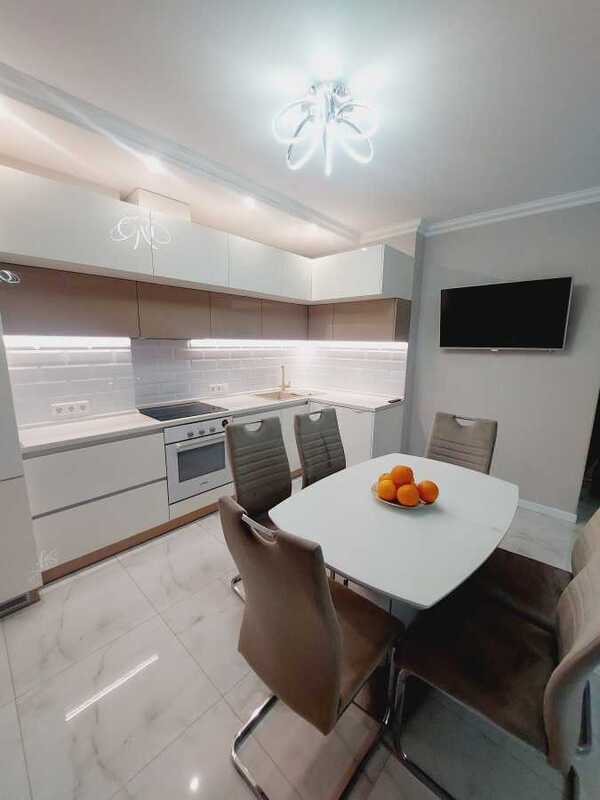 Продам 3-к квартиру Київ, Голосіївський, бульв. Тадея Рильского, 1. 