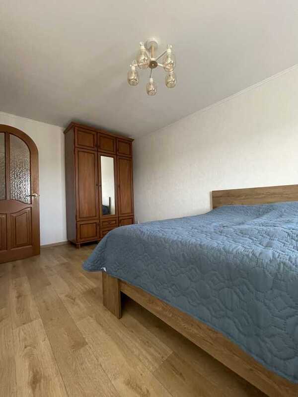 Здам довгостроково 2-к квартиру Київ, Святошинський, вул. Симиренка, 12Б. 