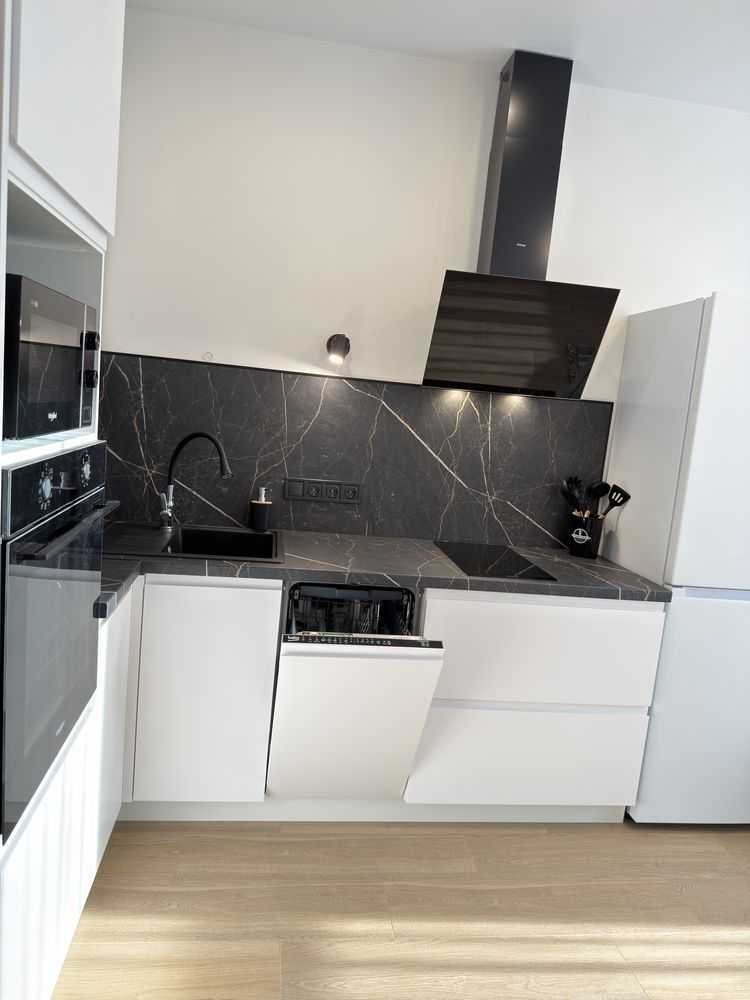 Здам довгостроково 1-к квартиру Київ, Голосіївський, шосе Столичне, 1А. 