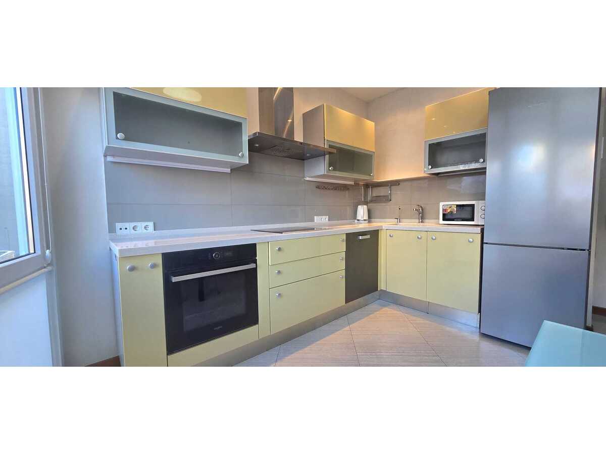 Здам довгостроково 1-к квартиру Київ, Шевченківський, вул. Дмитрівська, 82. 