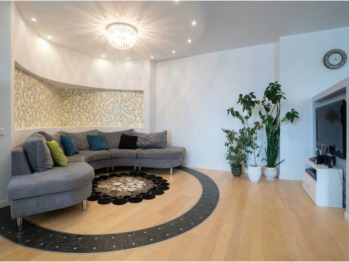 Продам 5-к квартиру Київ, Дарницький, вул. Срібнокільська, 1. 