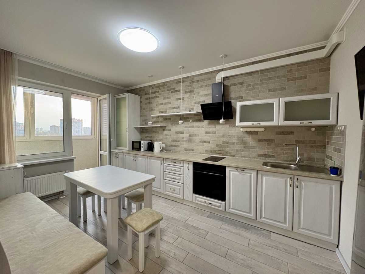 Продам 1-к квартиру Київ, Дніпровський, вул. Краківська, 27. 