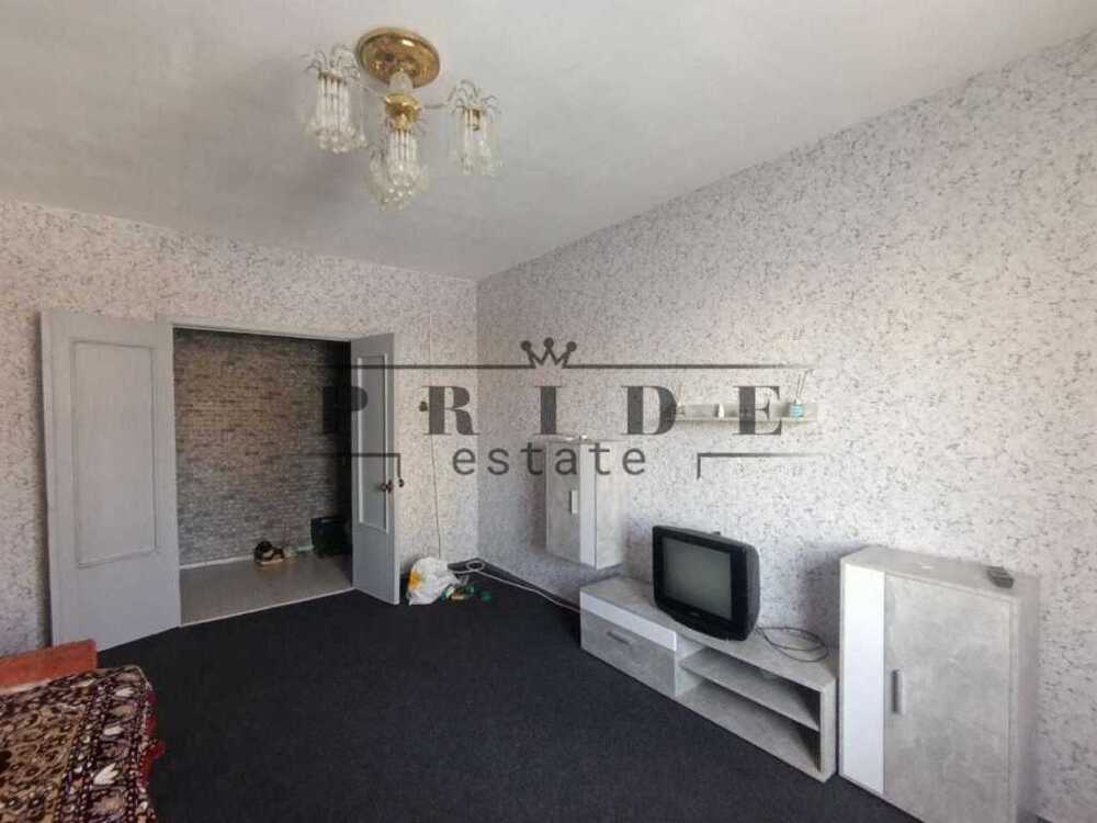 Продам 3-к квартиру Київ, Дніпровський, просп. Романа Шухевича, 8. 