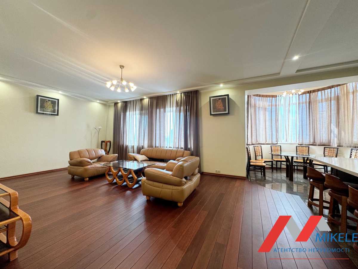 Продам 4-к квартиру Київ, Шевченківський, вул. В\'ячеслава Чорновола, 25. 