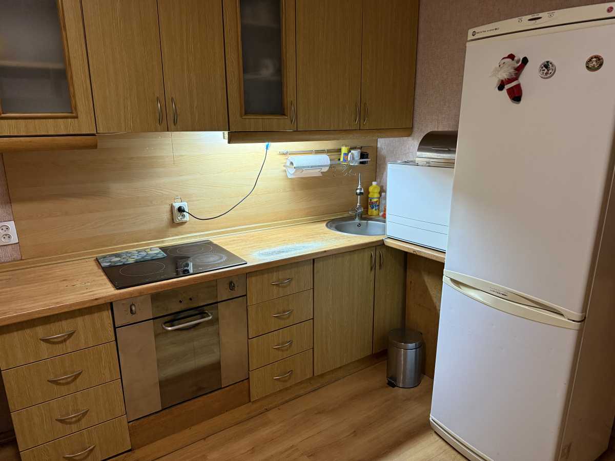 Здам довгостроково 1-к квартиру Київ, Дарницький, вул. Урлівська, 9. 