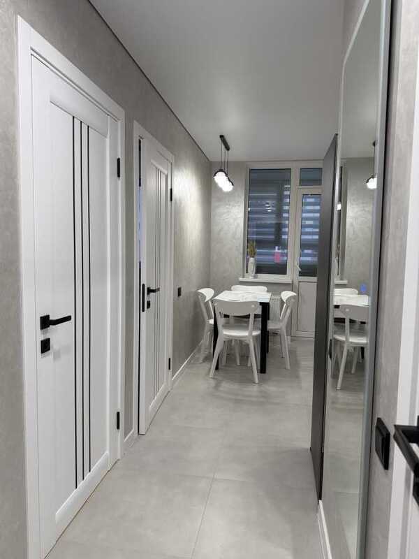 Продам 2-к квартиру Броварський, Бровари, Симоненка, 107. 