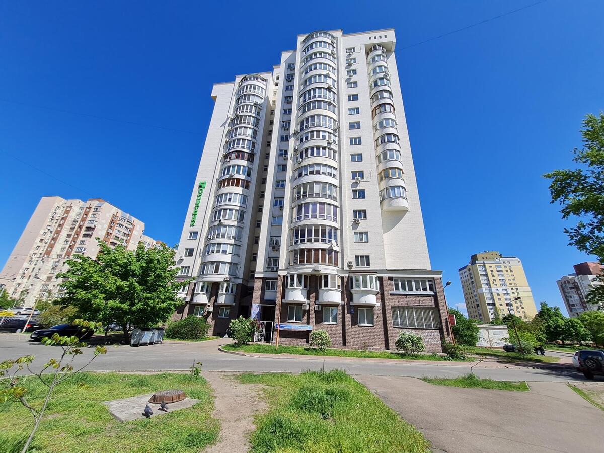 Офіс 135 м.кв. Пр-т Володимира Івасюка 20Б Оболонський район Мінська Без%