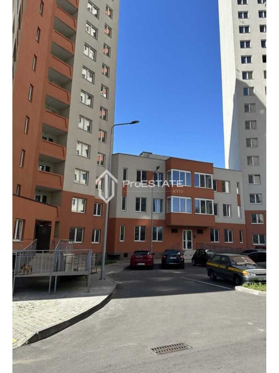 Продам 1-к квартиру Київ, Деснянський, вул. Милославська, 18. 