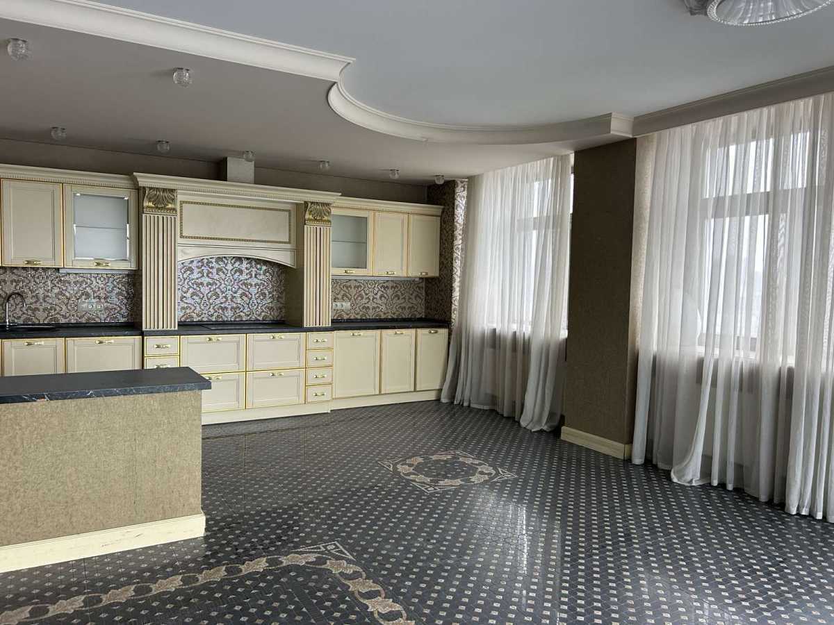 Продам 4-к квартиру Київ, Голосіївський, вул. Велика Васильківська, 72. 