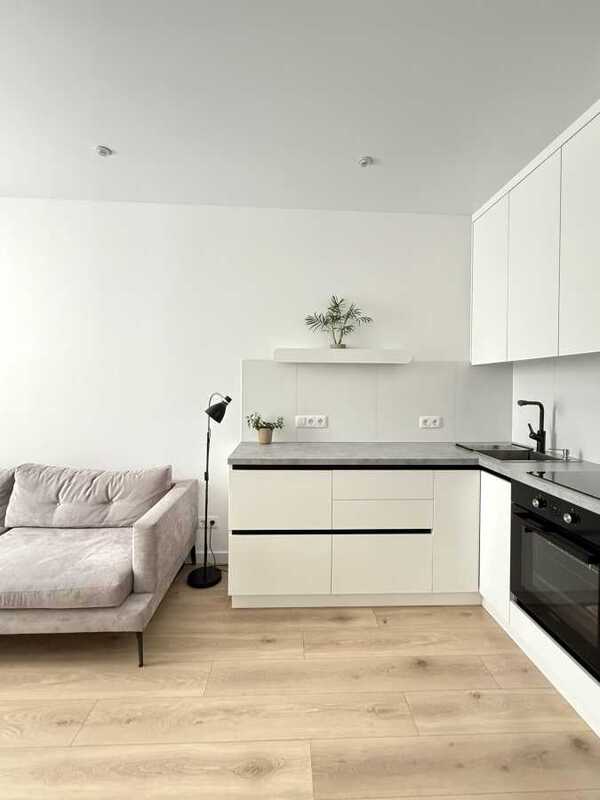 Продам 1-к квартиру Київ, Голосіївський, вул. Братів Шеметів, 7. 