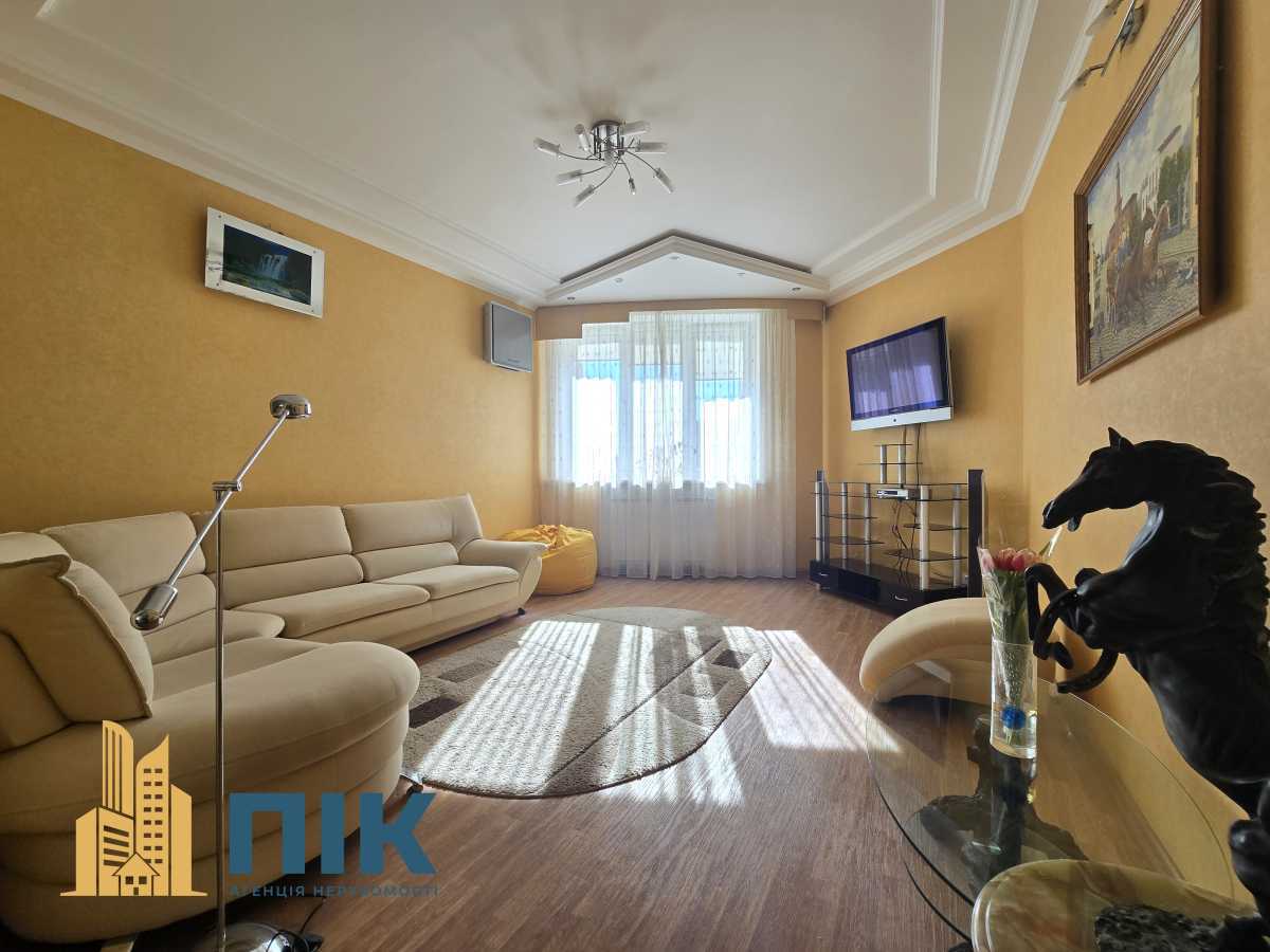 Продам 2-к квартиру Київ, Оболонський, просп. Героїв Сталінграду, 10а. 