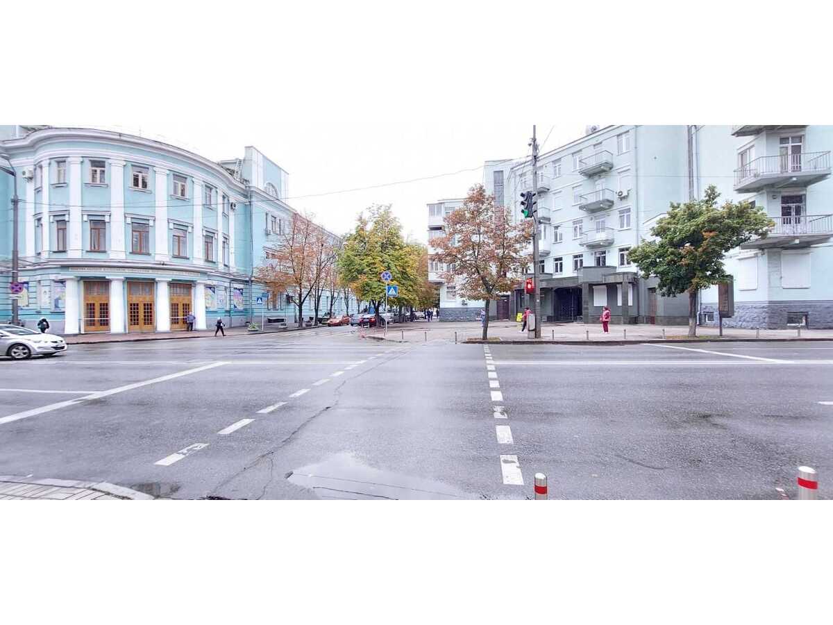 Продам  офісне приміщення Київ, Печерський, вул. Михайла Грушевського, 28/2. 