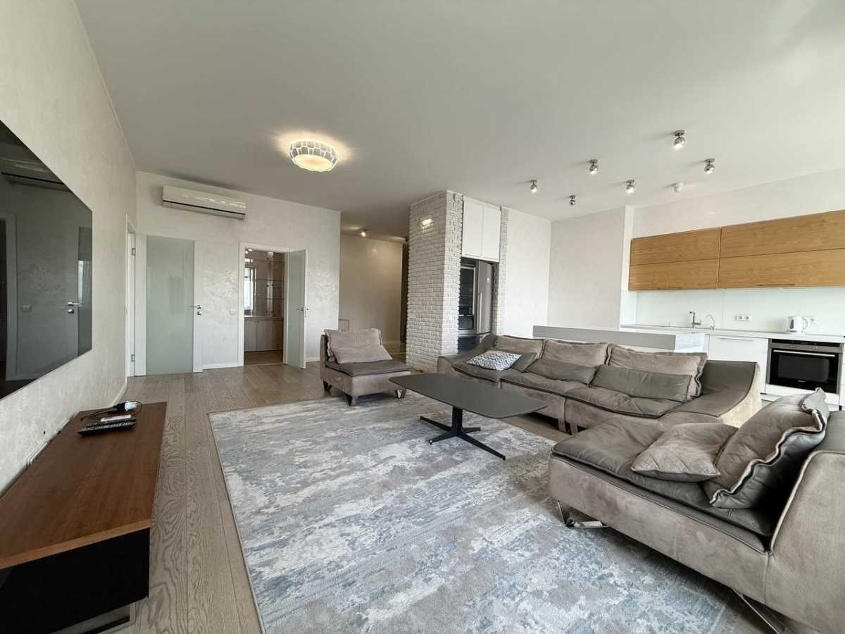 Здам довгостроково 4-к квартиру Київ, Печерський, вул. Драгомирова, 9. 