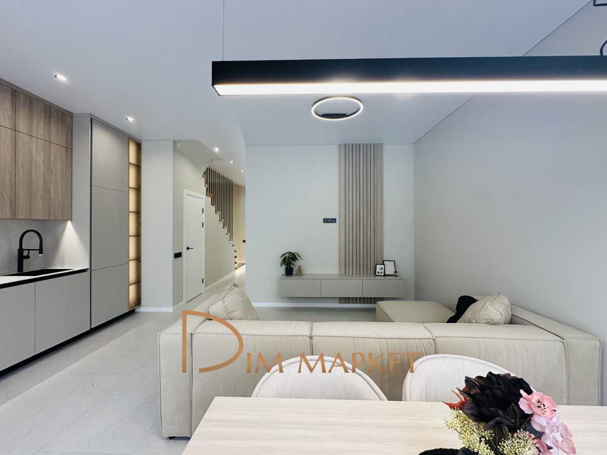 Продам 5-к дім Бучанський, Софіївська Борщагівка, Зоряна, 5. 