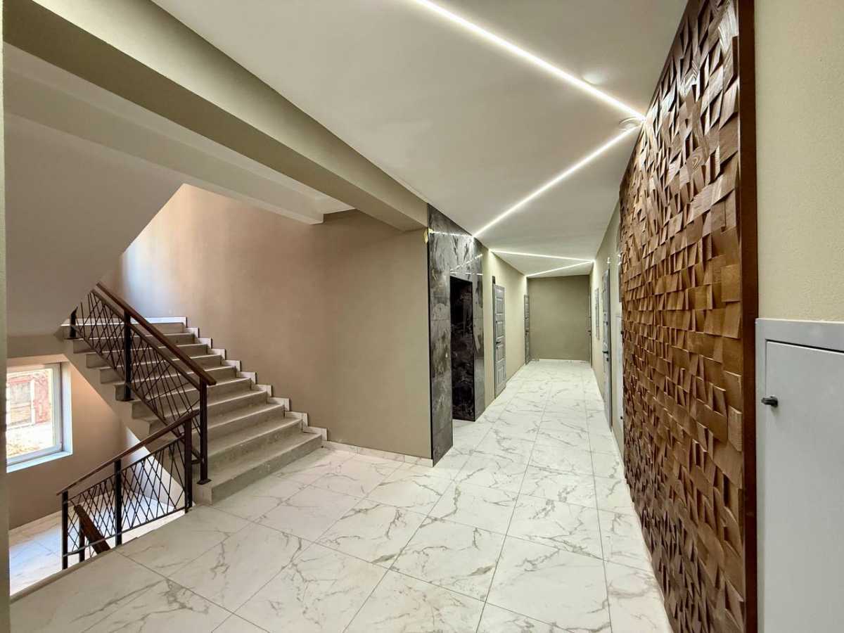 Продам 1-к квартиру Фастівський, Гатне, Інститутська, 5. 