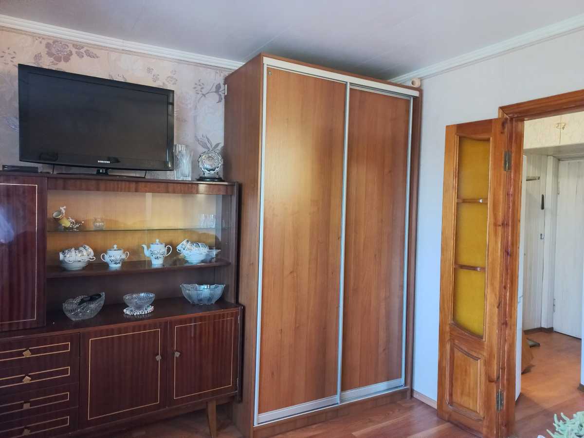 Здам довгостроково 1-к квартиру Дніпро, Центральний, Вячеслава Чорновола, 97. 