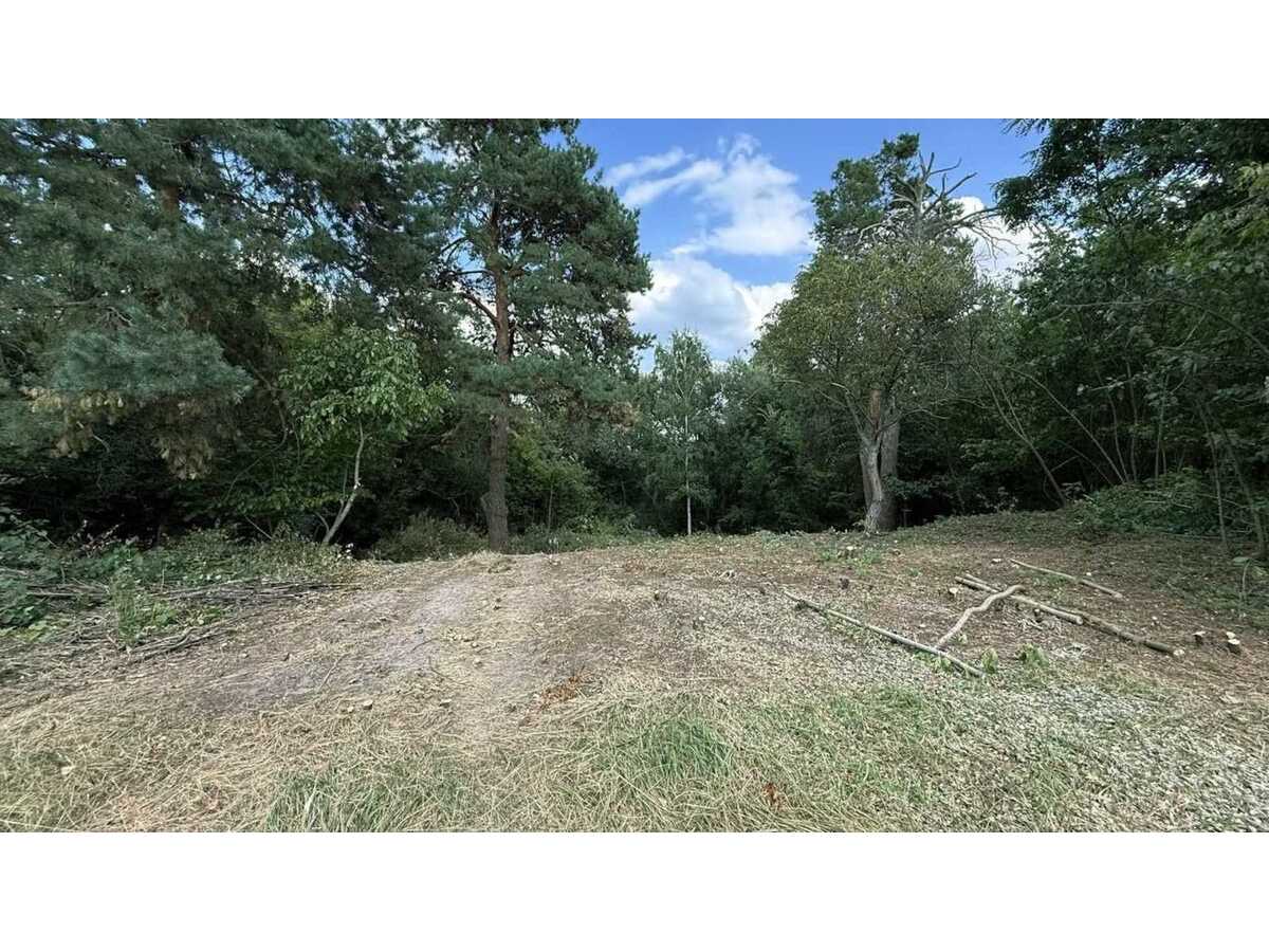 Продам  ділянку під житлову забудову Обухівський, Плюти, Малишка 8/1. 