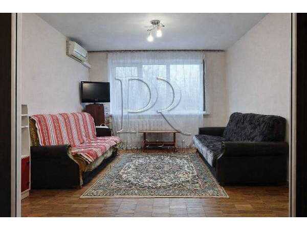 Продам 1-к квартиру Київ, Святошинський, вул. Академіка Туполєва, 5Б. 