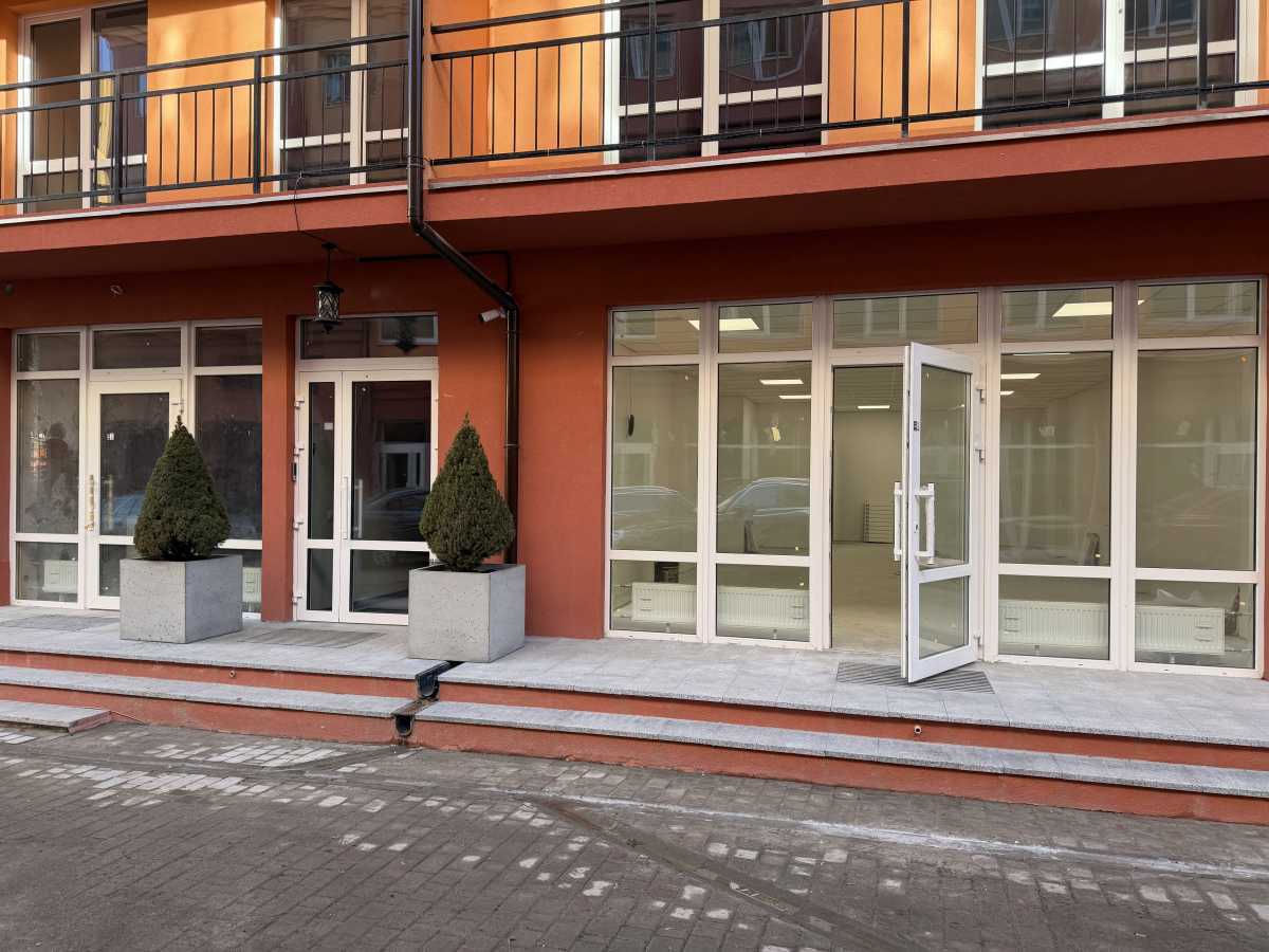 Продам  торгову площу Київ, Шевченківський, вул. Глибочицька, 17. 