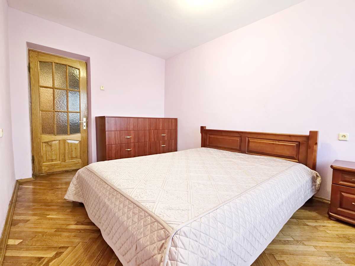 Здам довгостроково 3-к квартиру Київ, Голосіївський, просп. Валерія Лобановського, 128. 