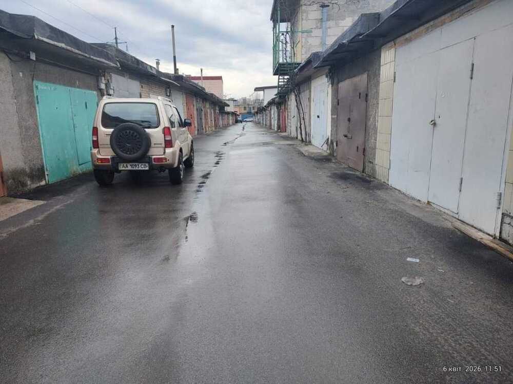 Продам  окремий гараж Київ, Деснянський, вул. Миколи Закревського, 93. 