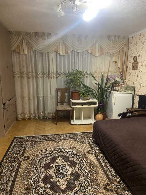 Продам 4-к квартиру Київ, Дніпровський, вул. Інженера Бородіна, 5б. 