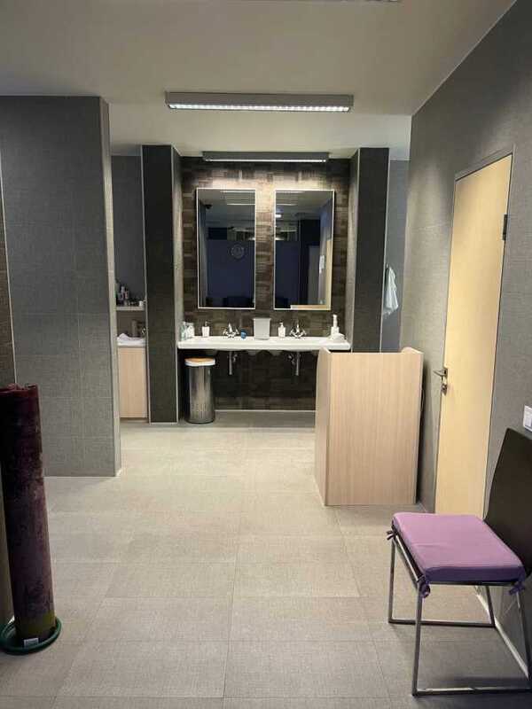 Продам  об`єкт сфери послуг Київ, Шевченківський, просп. Берестейський, 30. 