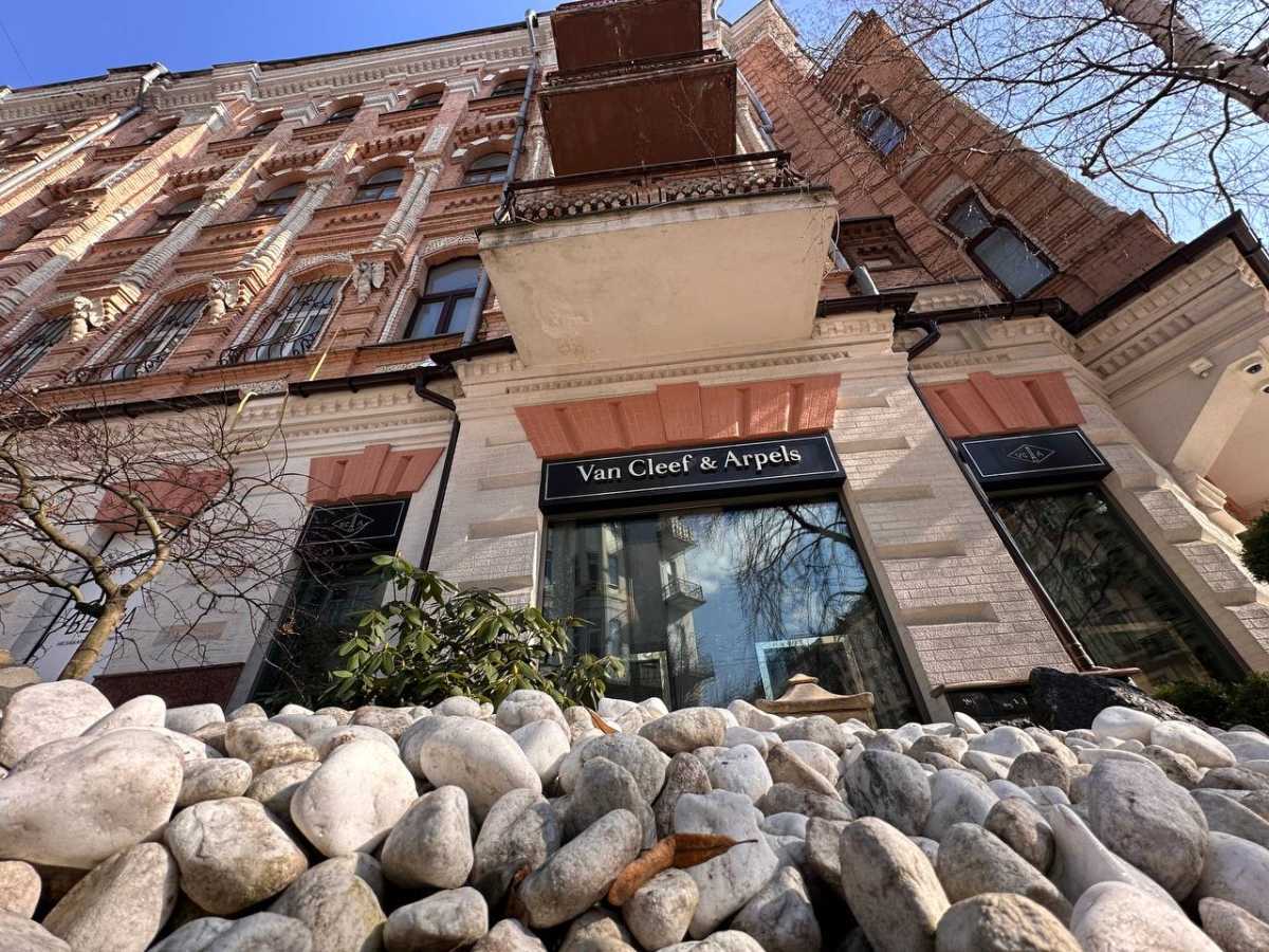 Здам довгостроково 9-к квартиру Київ, Печерський, вул. Ольгинська, 2/1. 