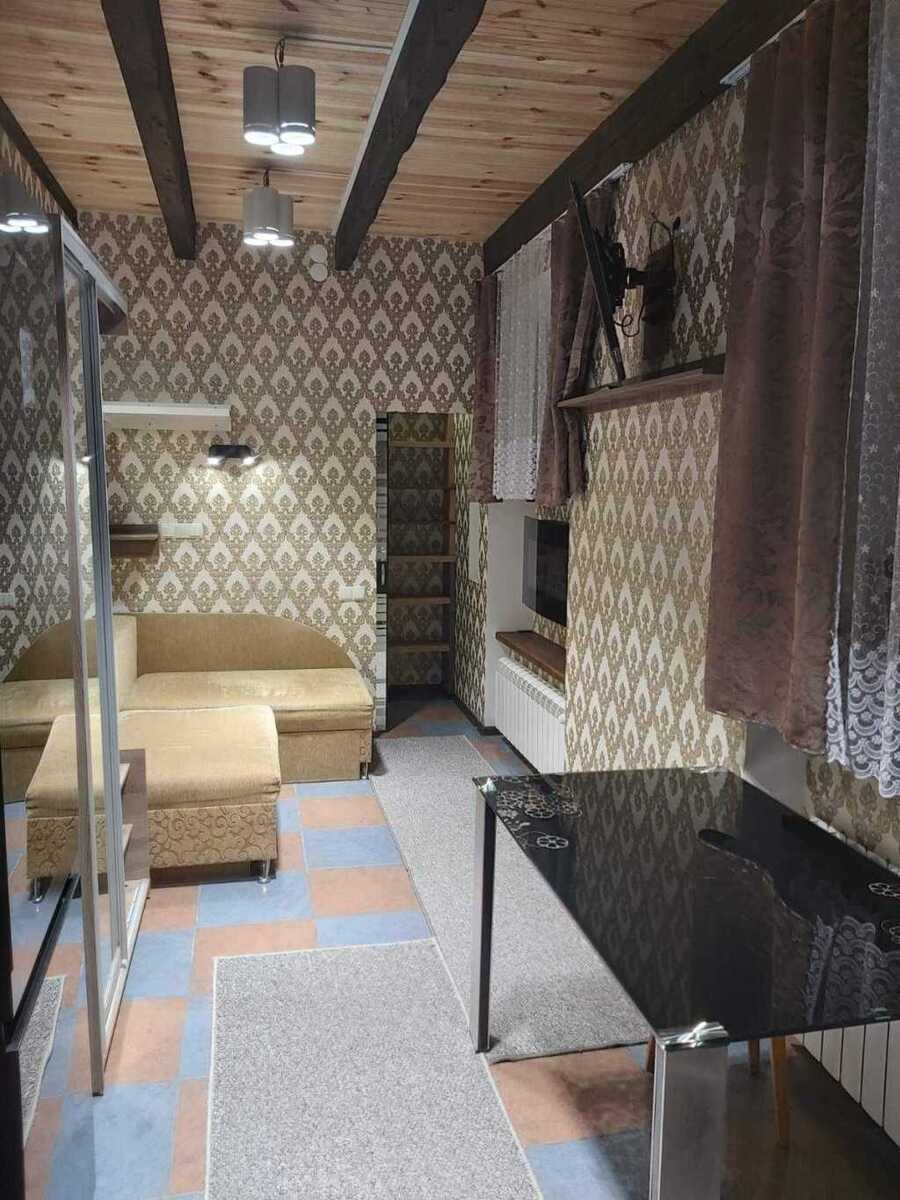 Здам довгостроково 4-к квартиру Київ, Голосіївський, вул. Листопадна, 2. 