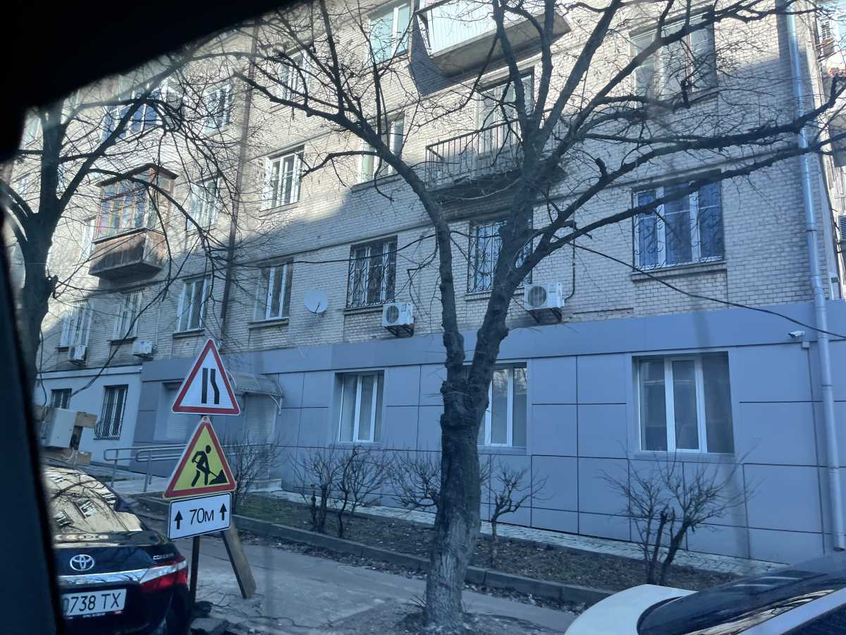 Здам довгостроково  офісне приміщення Київ, Печерський, бульв. Дружби Народів, 17/5. 