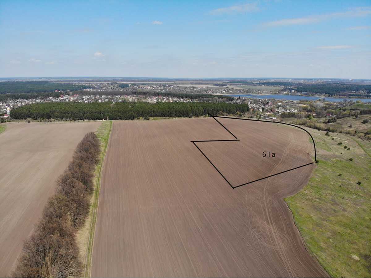 Продам  ділянку під житлову забудову Фастівський, Велика Солтанівка, Центальна. 