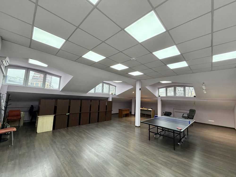 Продам  офісна будівля Київ, Шевченківський, вул. Глибочицька, 40. 