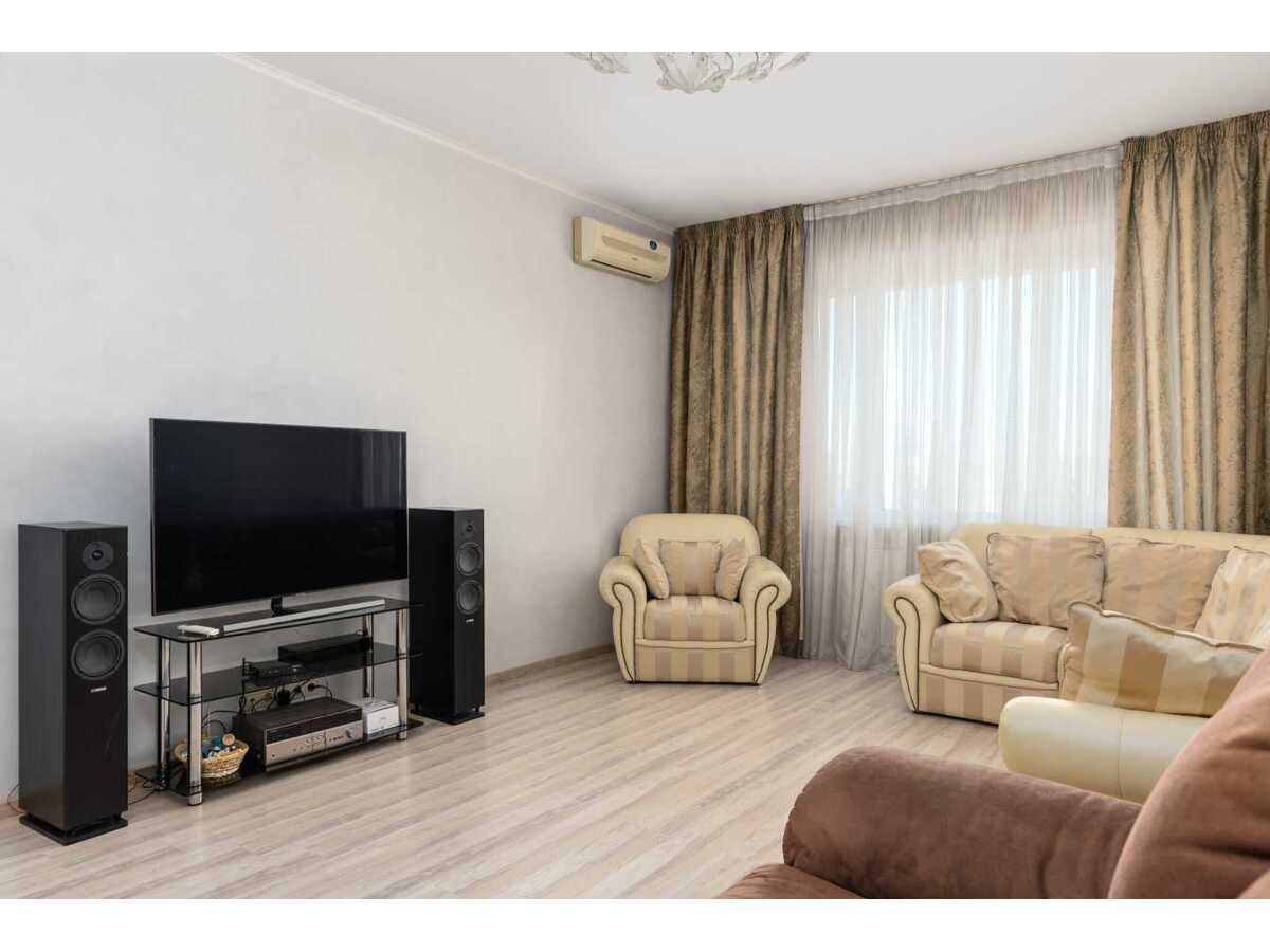 Продам 3-к квартиру Київ, Оболонський, вул. Маршала Тимошенка, 21. 