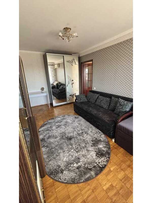 Здам довгостроково 1-к квартиру Київ, Деснянський, вул. Шолом-Алейхема, 12. 