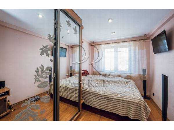 Продам 3-к квартиру Київ, Дніпровський, вул. Вифлеємська, 12. 