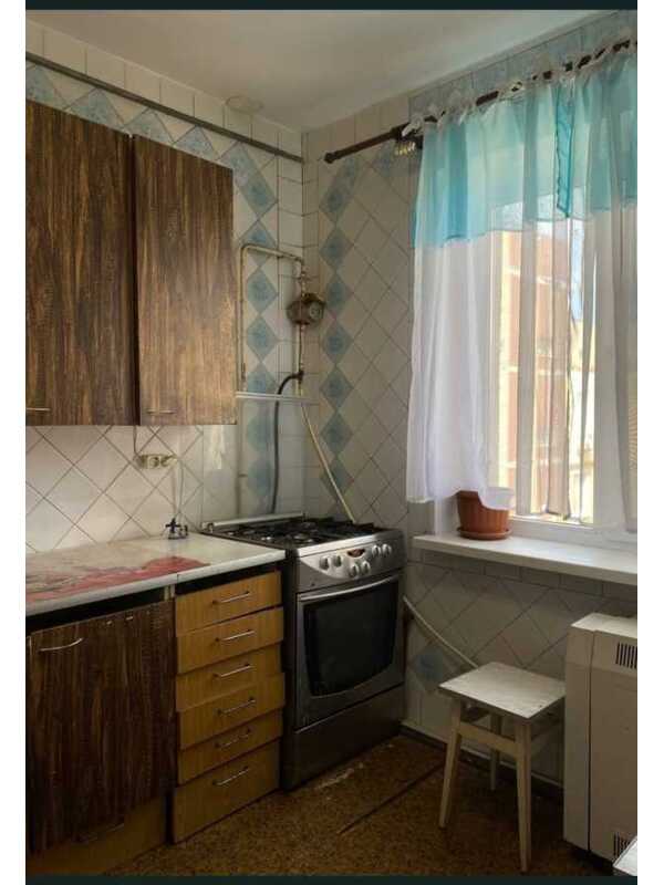 Продам 3-к квартиру Броварський, Калинівка, Жовтнева, 3. 