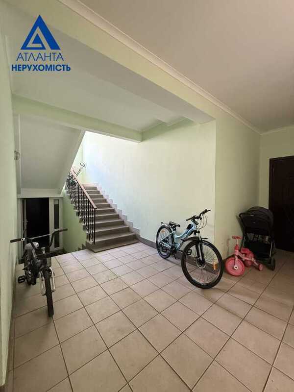 Продам 2-к квартиру Луцьк, Луцьк, Чорновола, 26. 