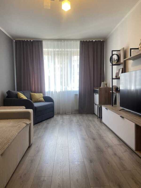 Продам 1-к квартиру Київ, Подільський, просп. Георгія Гонгадзе, 20ж. 