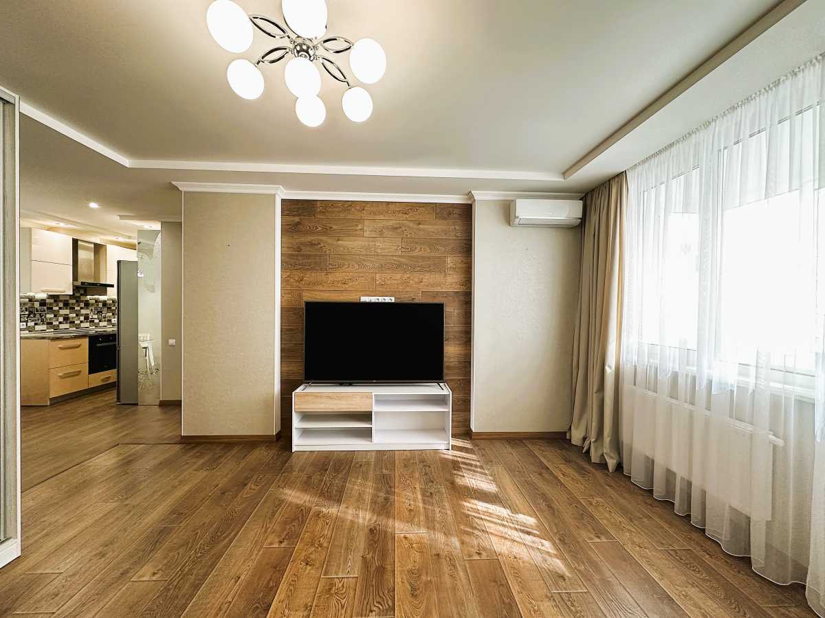 Продам 2-к квартиру Київ, Голосіївський, вул. Михайла Ломоносова, 48. 