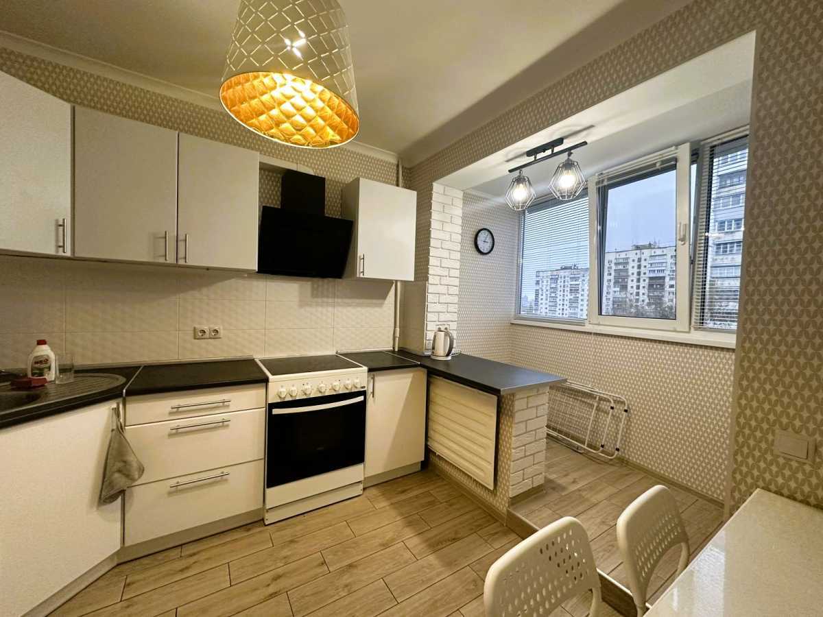 Здам довгостроково 1-к квартиру Київ, Солом`янський, вул. Митрополита Василя Липківського, 28. 