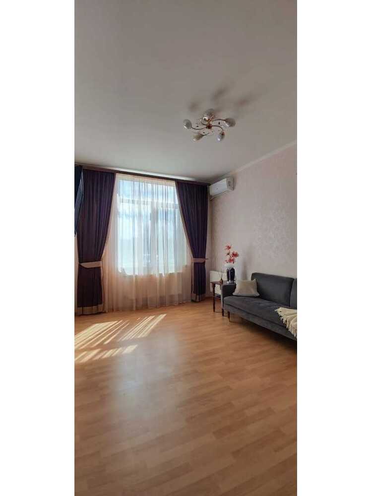 Продам 1-к квартиру Бориспільський, Чубинське, Виставкова, 16. 