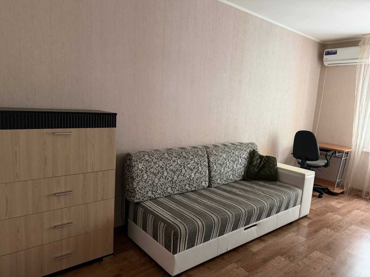 Здам довгостроково 1-к квартиру Київ, Дніпровський, вул. Хорольська, 1а. 