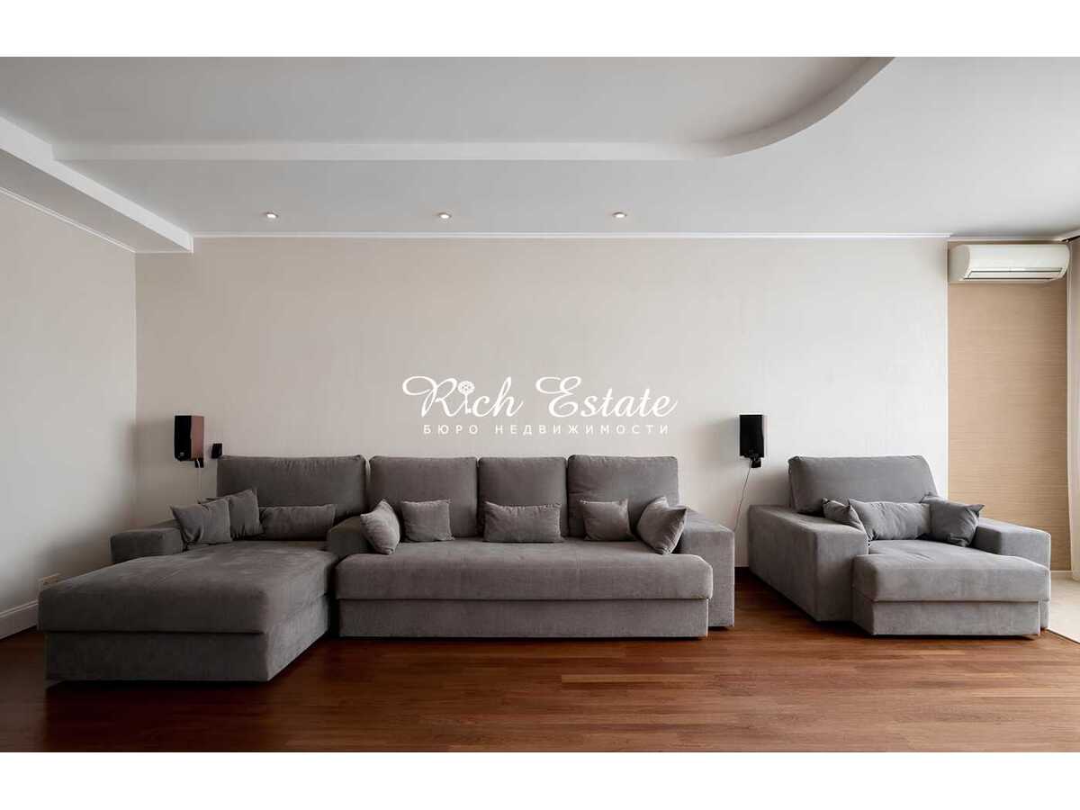 Здам довгостроково 3-к квартиру Київ, Голосіївський, просп. Голосіївський, 68. 